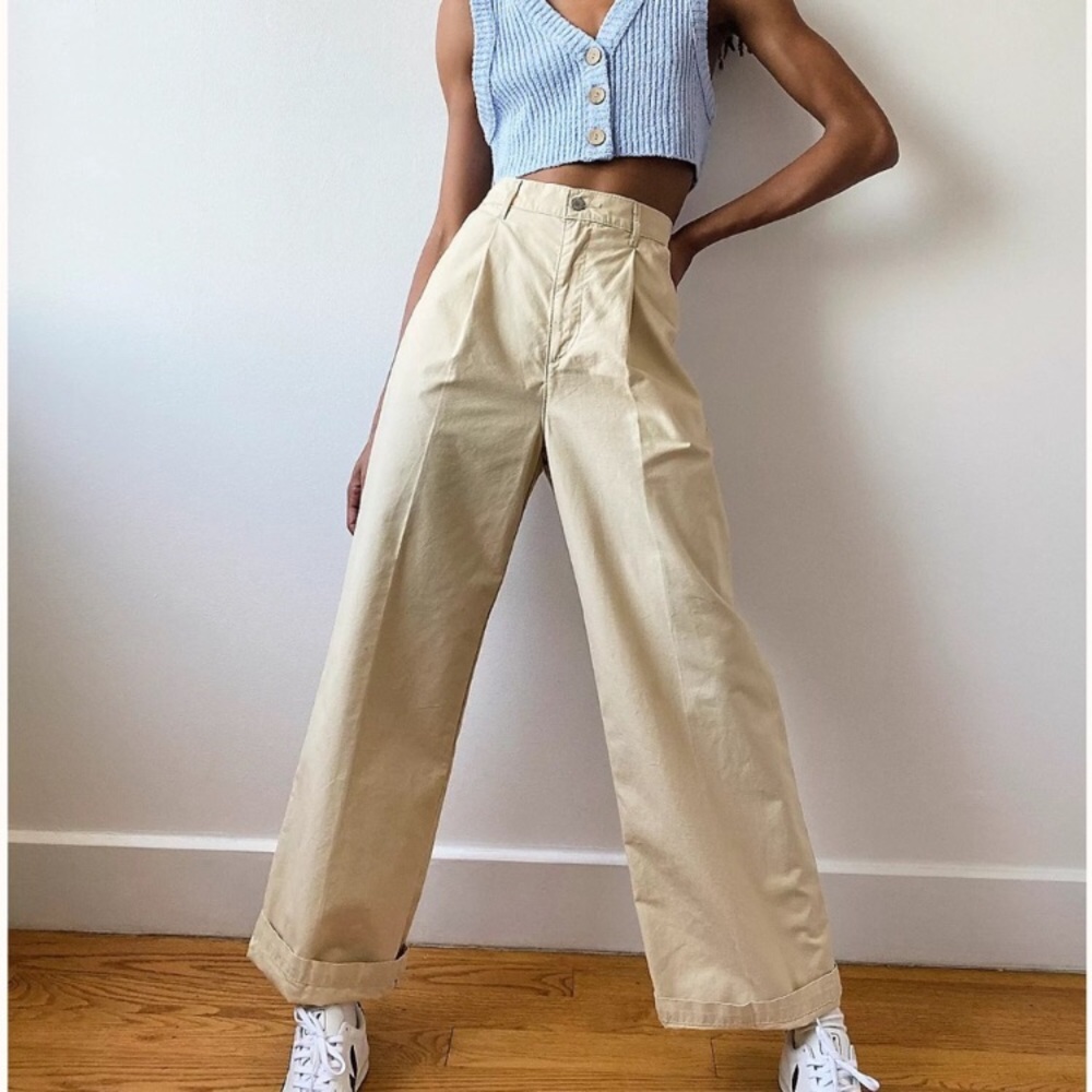 NEW Levi’s Pleated High Waisted Straight Pants